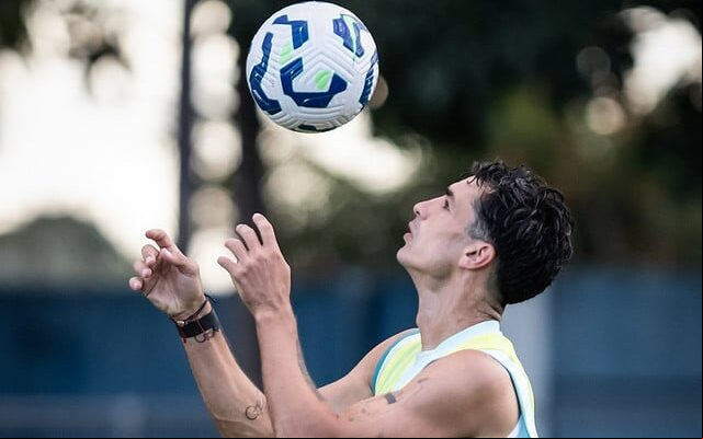 Atacante Dinenno disputou 27 partidas pelo Cruzeiro e marcou oito gols (Foto: Gustavo Aleixo/Cruzeiro)