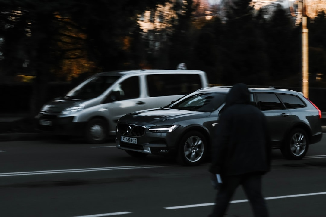 Volvo é destruído por Nissan Kicks em acidente grave; Justiça condena motorista